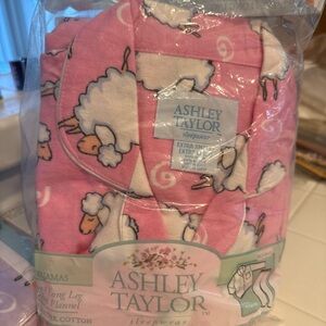 NWT - Ashley Taylor Pink Sheep Print Pajama Set | XS